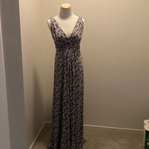 Adorable Tart Maxi Dress. NWT. Black/White/Gray pattern.